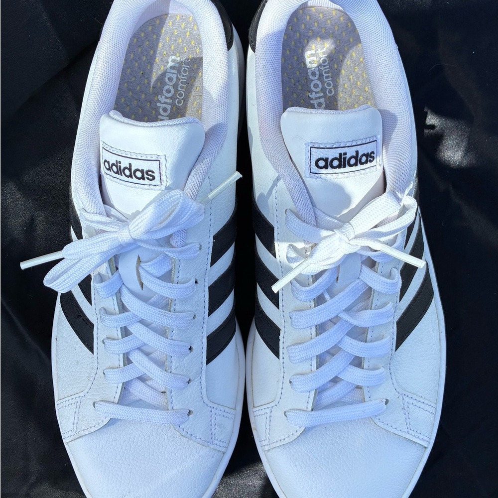 Adidas Classic White and Black men’s Performance supernova glide running shoe